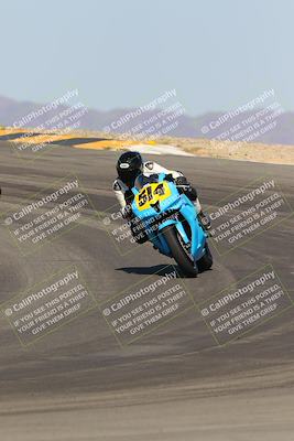 media/Oct-08-2023-CVMA (Sun) [[dbfe88ae3c]]/Race 3 Amateur Supersport Middleweight/